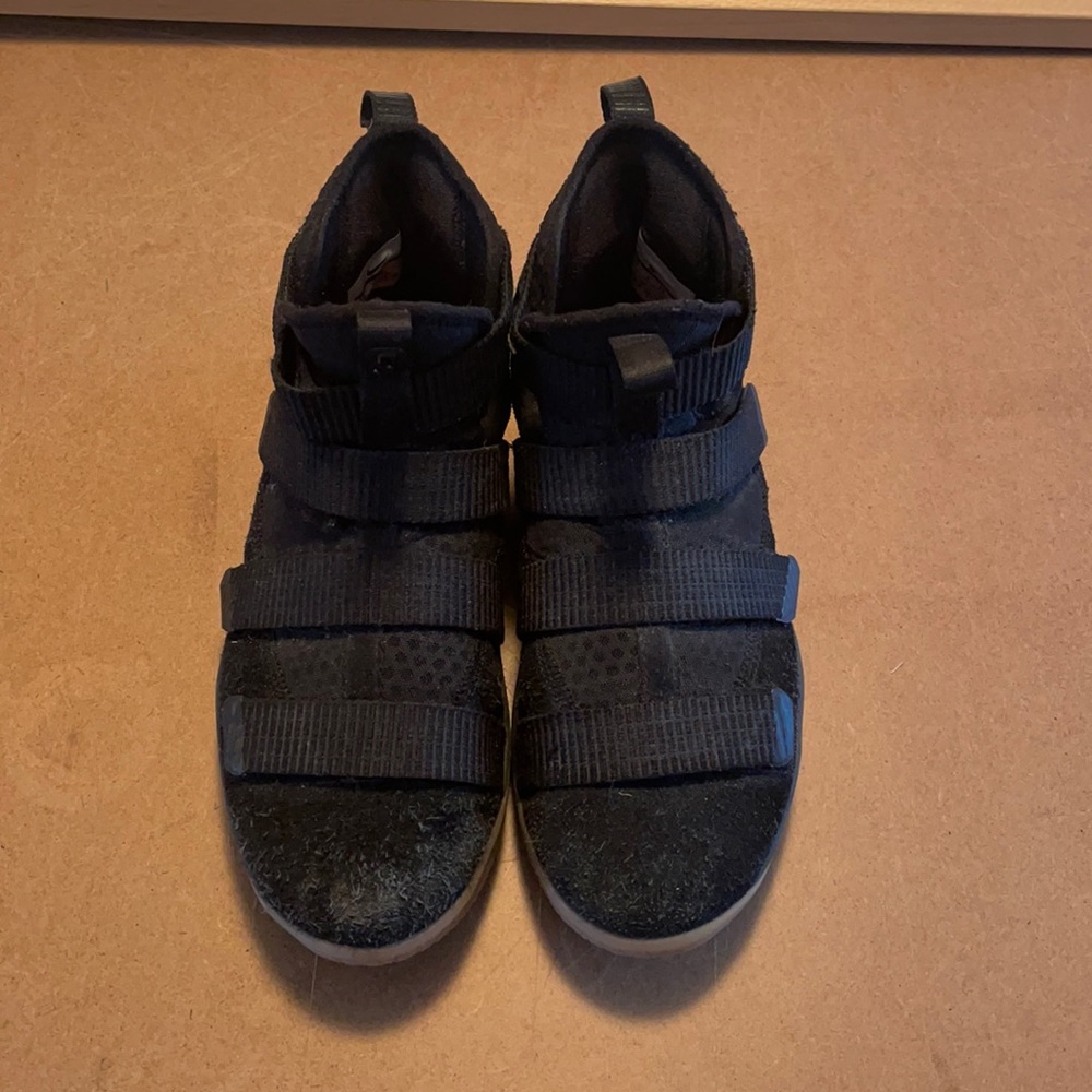 Nike LeBron Soldier Basketball Shoes